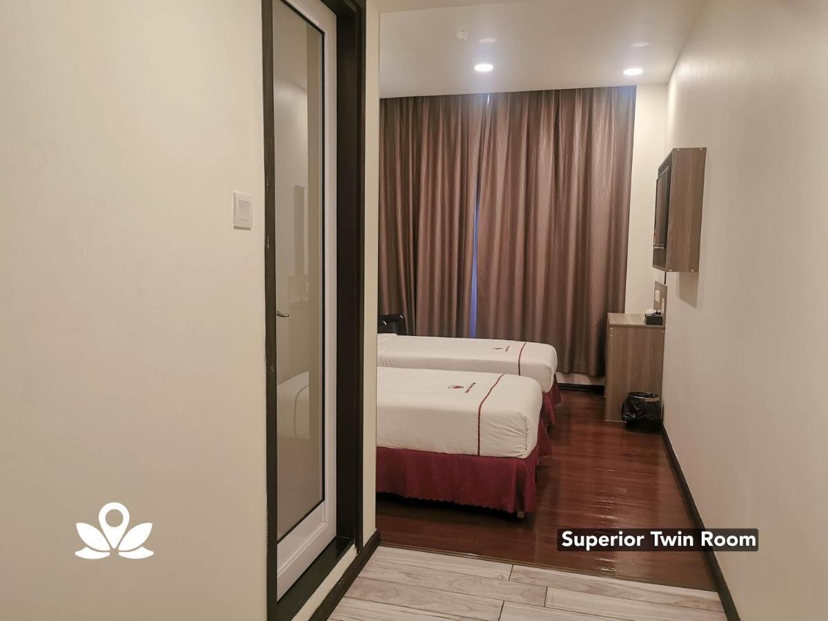 بينتولو Zen Rooms Ambassador Residence المظهر الخارجي الصورة